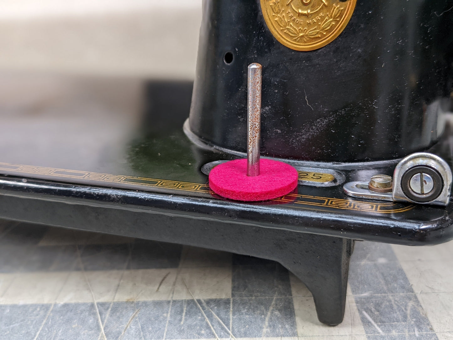 Fuchsia Bobbin Winder Tire With Felt Pad (1 Set) Rubber tire for Singer Kenmore and most vintage sewing machines