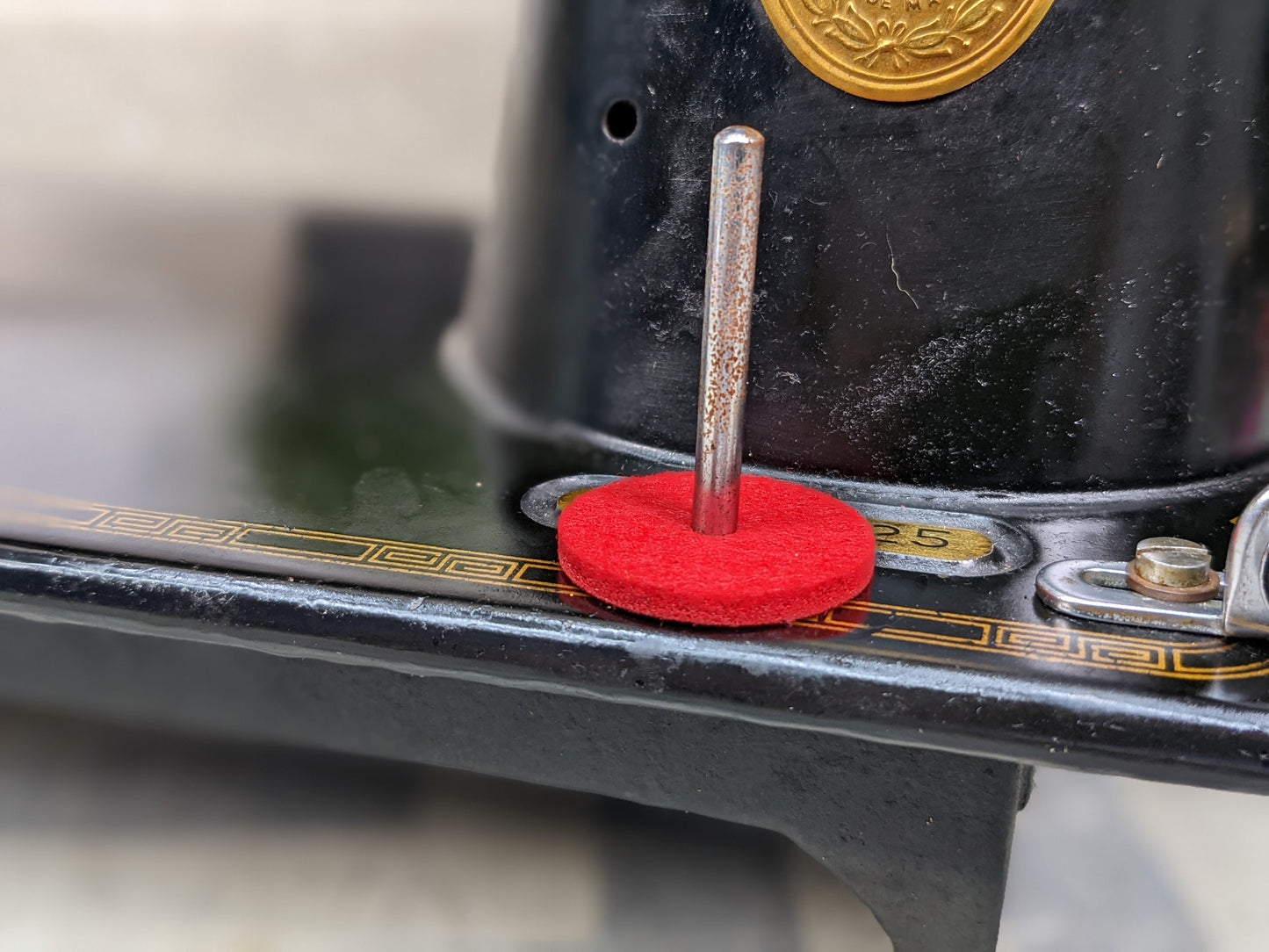 Red Bobbin Winder Tire With Red Felt Pads (1 Set) Rubber tire for Singer Kenmore and most vintage sewing machines